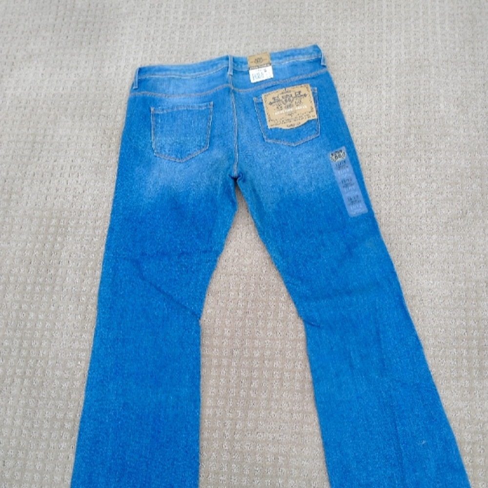 Jeans - Picture 2 of 3